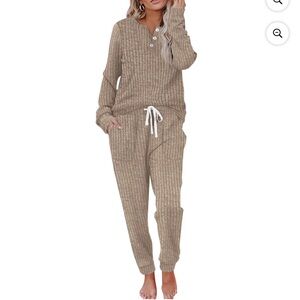 Cozy Ribbed Lounge Set in Tan